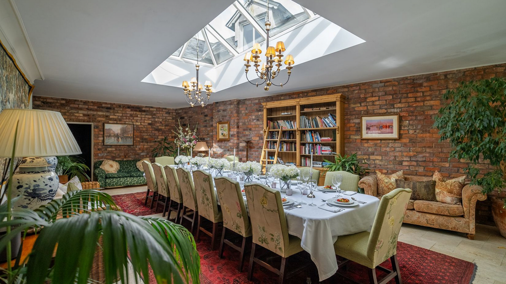 Luxury Lodge Tinakilly